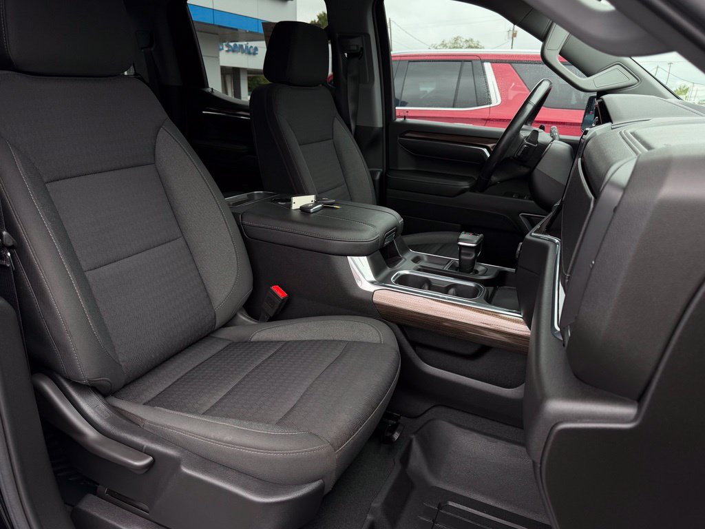 Used 2023 Chevrolet Silverado 1500 LT AWD/4WD image 19