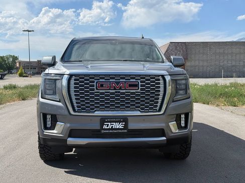 Used 2021 GMC Yukon XL Denali w/ Denali Premium Package AWD/4WD image 7
