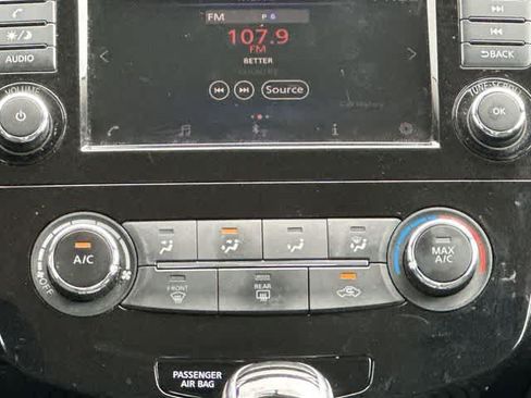Used 2018 Nissan Rogue S AWD/4WD image 12