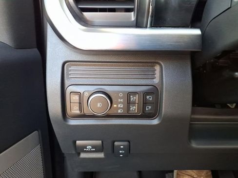 Used 2025 Ford F350 Lariat w/ Lariat Ultimate Package AWD/4WD image 20