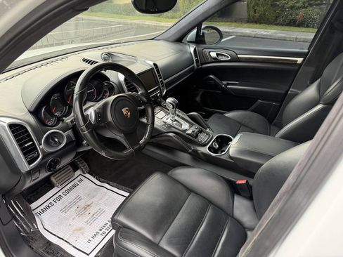 Used 2013 Porsche Cayenne Turbo AWD/4WD image 12