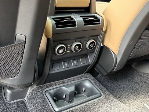 New 2026 Land Rover Defender 130 X-Dynamic SE image 12