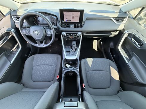Used 2024 Toyota RAV4 XLE AWD/4WD image 19