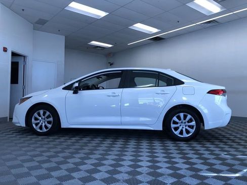 Used 2025 Toyota Corolla LE image 12