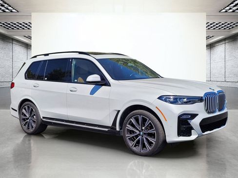 Used 2022 BMW X7 xDrive40i w/ M Sport Package AWD/4WD image 2