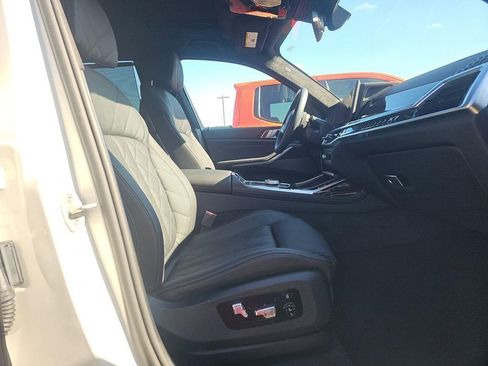 Used 2026 BMW X7 xDrive40i w/ M Sport Package AWD/4WD image 10