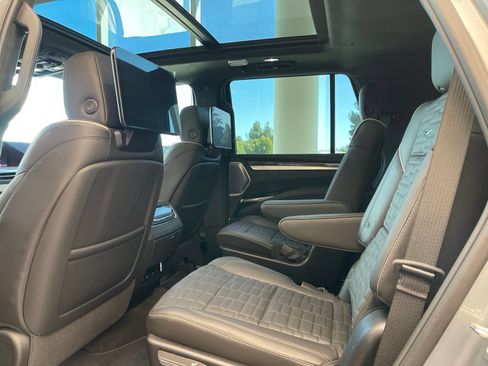 Used 2025 Cadillac Escalade V w/ LPO, ONYX Package AWD/4WD image 4