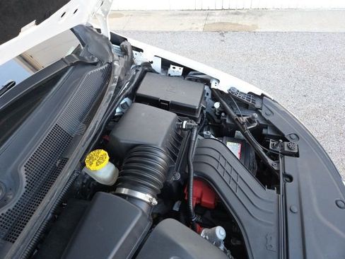 Used 2023 Chrysler Pacifica Limited FWD image 71