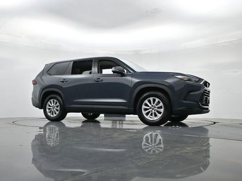 Used 2025 Toyota Grand Highlander AWD image 38