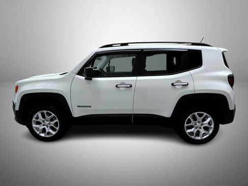 Used 2017 Jeep Renegade Latitude w/ Popular Equipment Group AWD/4WD image 8