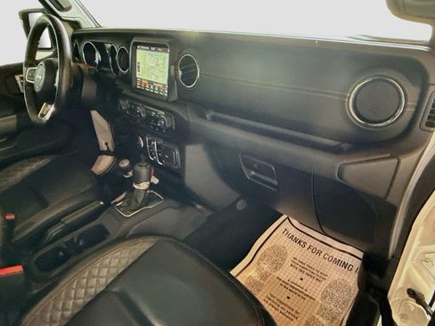 Used 2023 Jeep Wrangler Unlimited Sahara AWD/4WD image 34