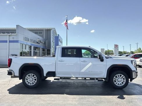 Used 2024 GMC Sierra 2500 SLT AWD/4WD image 13