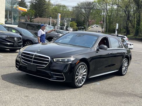 Used 2023 Mercedes-Benz S 580 4MATIC Sedan image 3