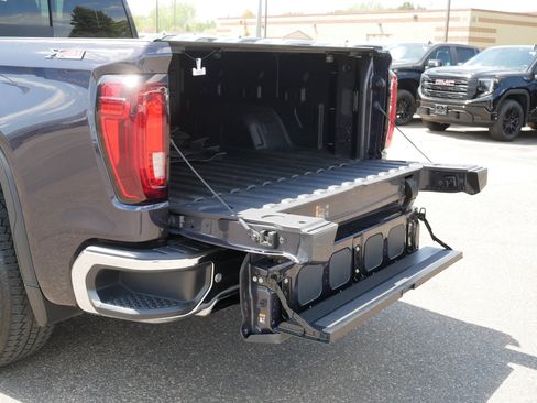 Used 2024 GMC Sierra 1500 SLT w/ SLT Premium Plus Package AWD/4WD image 18