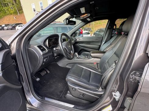 Used 2019 Jeep Grand Cherokee Limited AWD/4WD image 9