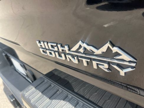 Used 2024 Chevrolet Silverado 2500 High Country w/ High Country Premium Package AWD/4WD image 46