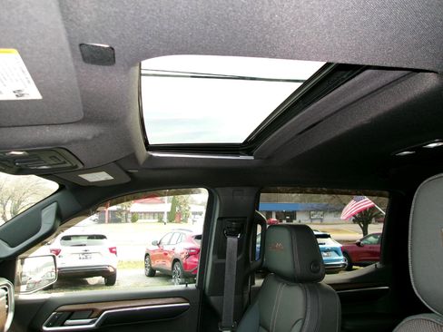 Certified 2022 Chevrolet Silverado 1500 High Country w/ High Country Premium Package image 21