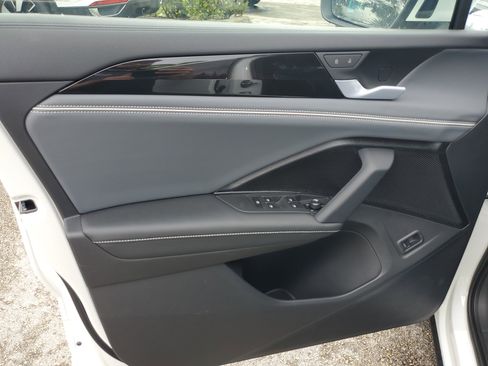 New 2026 Volkswagen Tiguan SEL R-Line image 9