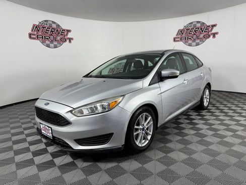 Used 2016 Ford Focus SE image 3