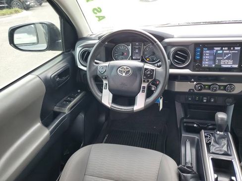 Used 2018 Toyota Tacoma SR5 RWD image 14