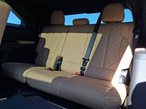 Used 2025 Cadillac Escalade IQ Luxury 2 AWD/4WD image 10