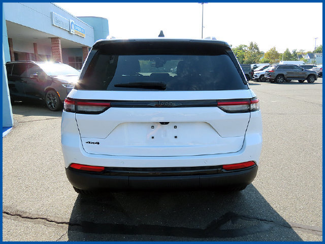 Certified 2023 Jeep Grand Cherokee Altitude AWD/4WD image 6
