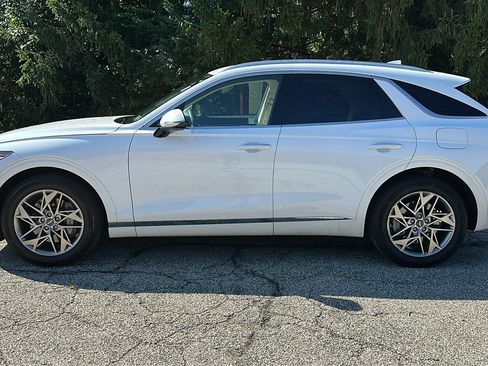 Used 2025 Genesis GV70 2.5T w/ Select Package AWD/4WD image 28