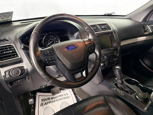Used 2016 Ford Explorer XLT w/ Equipment Group 202A AWD/4WD image 9