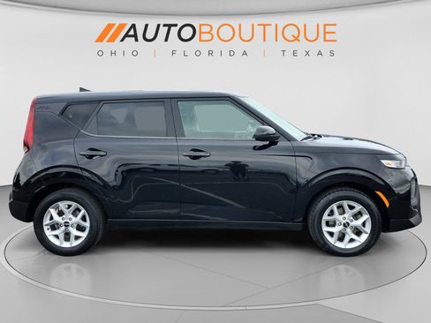 Used 2022 Kia Soul LX w/ Technology Package FWD image 6