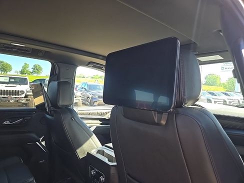 Used 2024 GMC Yukon XL Denali w/ Advanced Technology Package AWD/4WD image 87