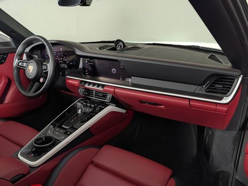 Used 2025 Porsche 911 Carrera S RWD image 18