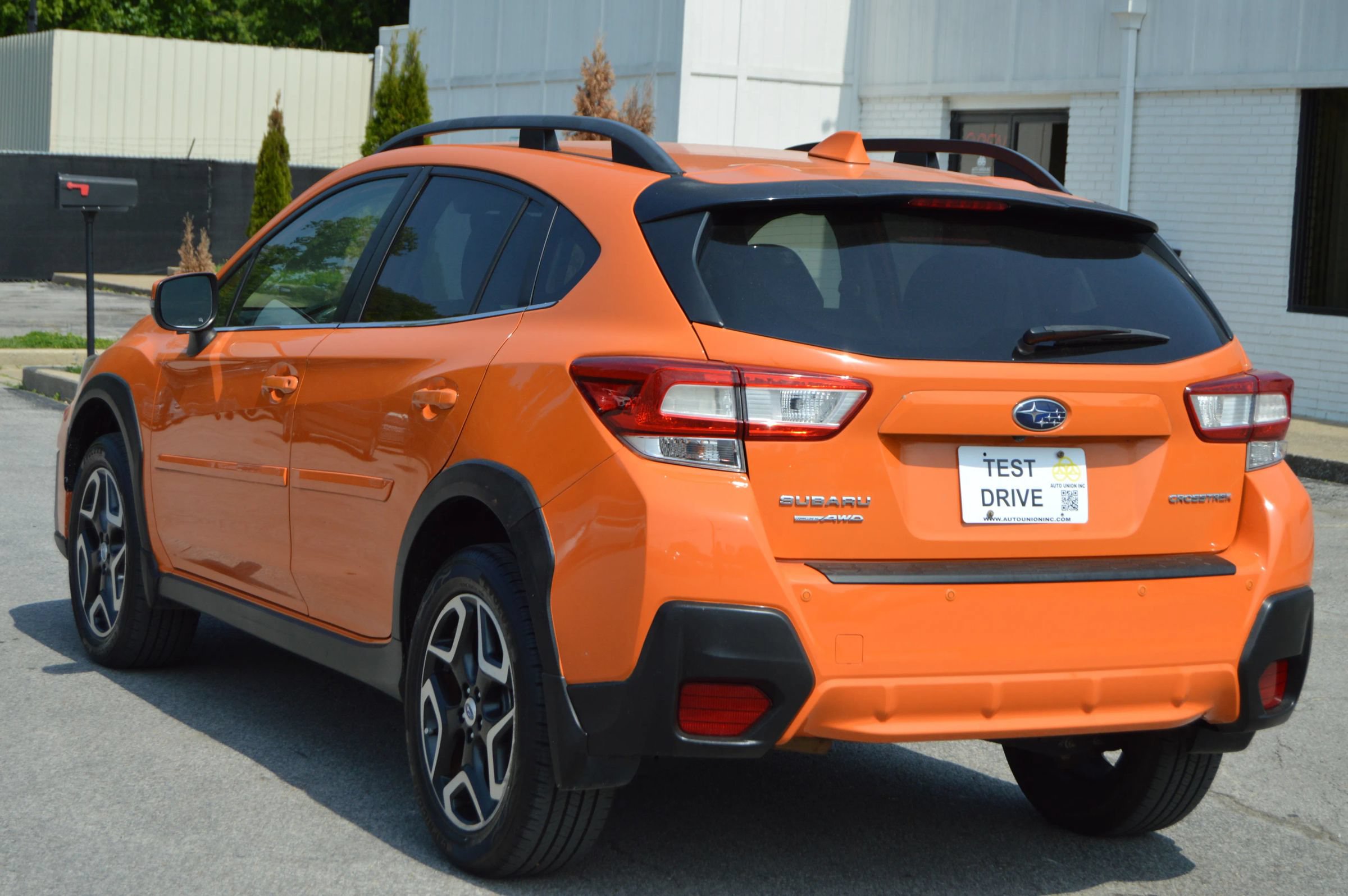 Used 2018 Subaru Crosstrek 2.0i Limited AWD/4WD image 3