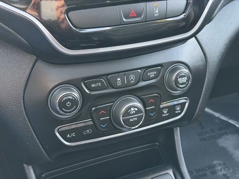 Certified 2022 Jeep Cherokee Limited image 21