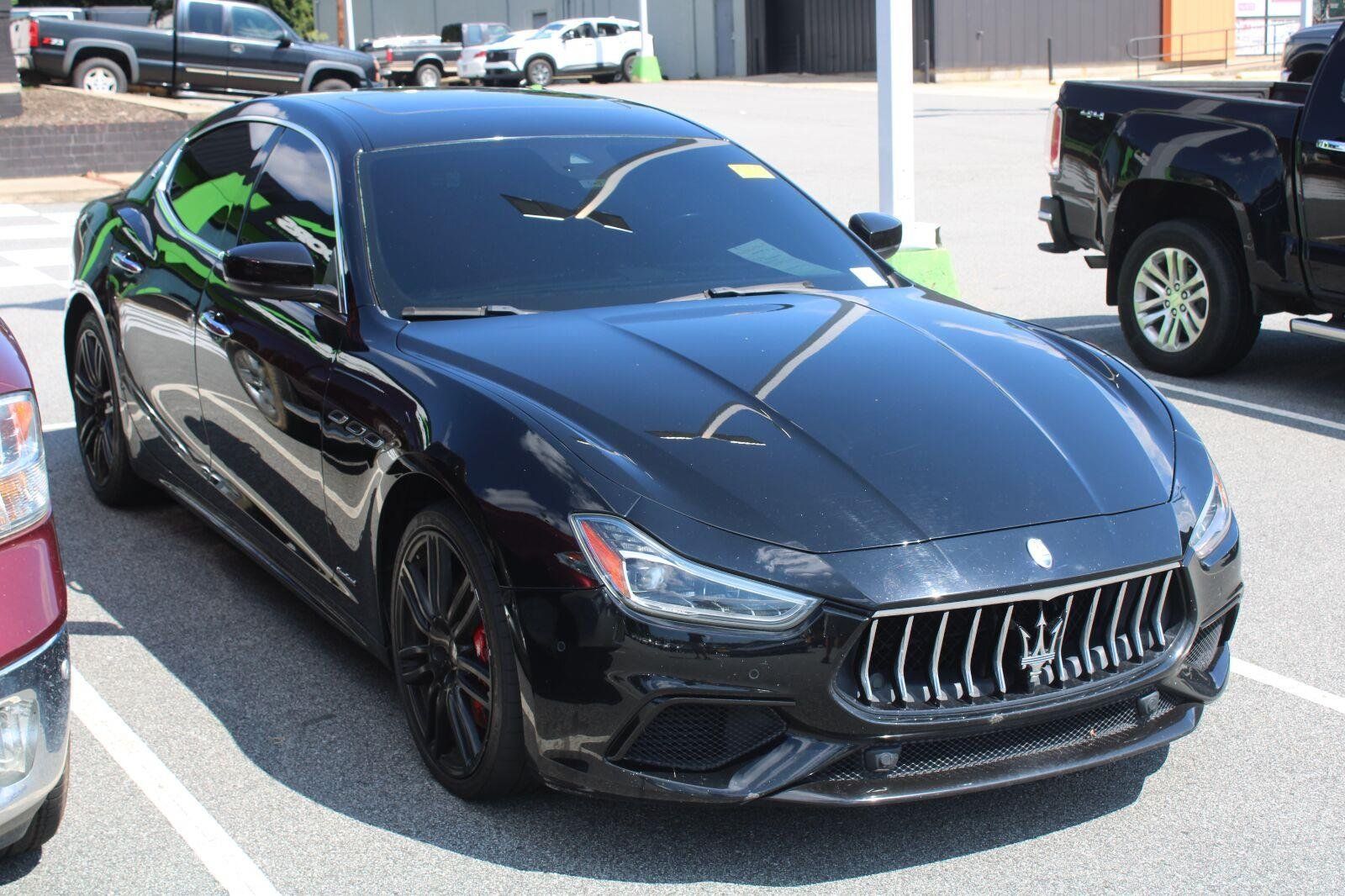 Used 2018 Maserati Ghibli S GranSport RWD image 3