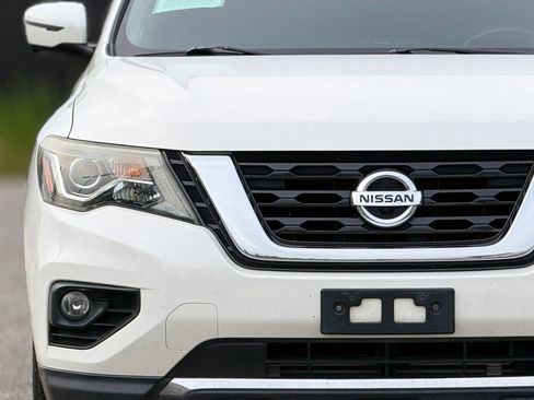 Used 2017 Nissan Pathfinder SL w/ SL Tech Package FWD image 11