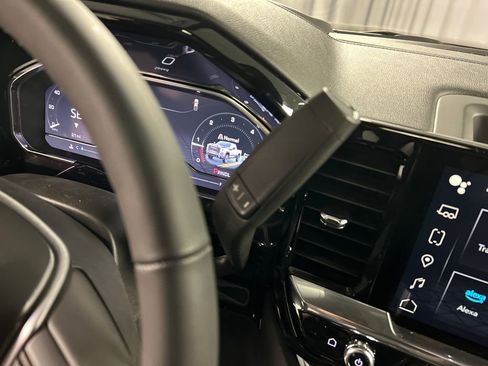 Used 2025 GMC Sierra 2500 SLT w/ SLT Premium Package image 20