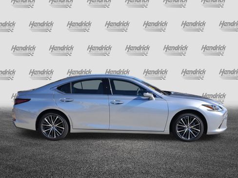 Used 2025 Lexus ES 350 w/ Premium Package image 10