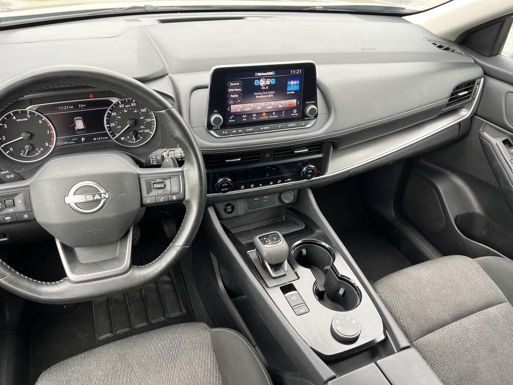 Used 2025 Nissan Rogue SV AWD/4WD image 13
