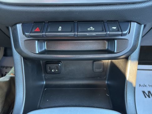 Used 2021 Chevrolet Colorado LT w/ LT Convenience Package image 20