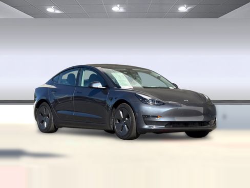 Used 2023 Tesla Model 3 Standard Range image 6