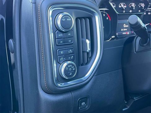 Used 2022 GMC Sierra 2500 AT4 image 28