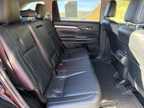 Used 2018 Toyota Highlander XLE w/ Protection Package #3 image 21
