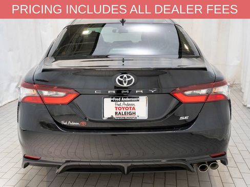 Used 2023 Toyota Camry SE FWD image 4