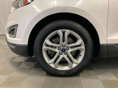 Used 2018 Ford Edge Titanium w/ Technology Package AWD/4WD image 15