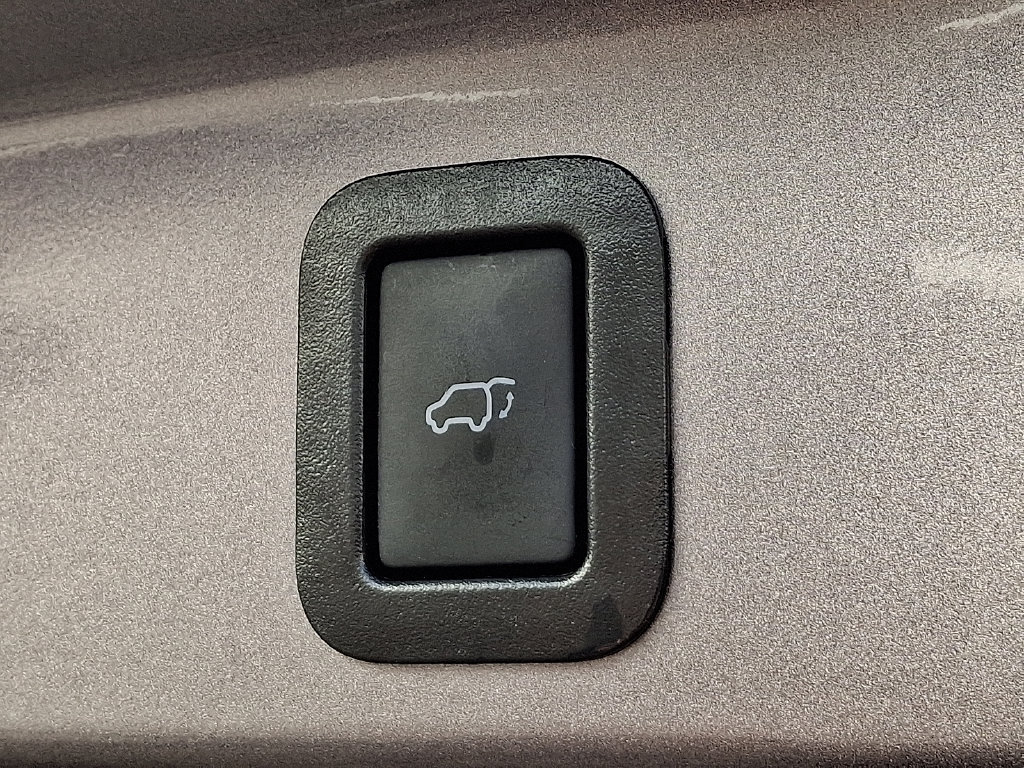 Certified 2019 Toyota Highlander SE AWD/4WD image 31
