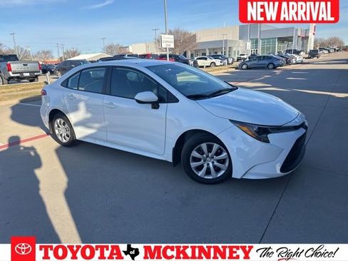 Used 2025 Toyota Corolla LE image 1