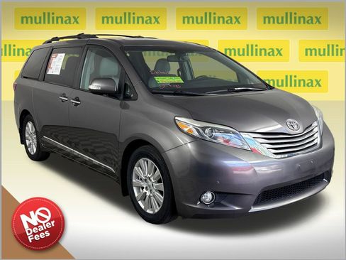 Used 2017 Toyota Sienna Limited Premium image 1