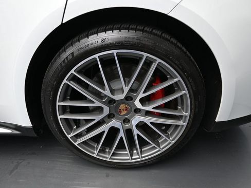 Certified 2025 Porsche Panamera 4S AWD/4WD image 9