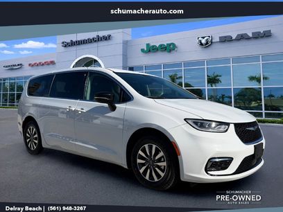 Certified 2024 Chrysler Pacifica Limited