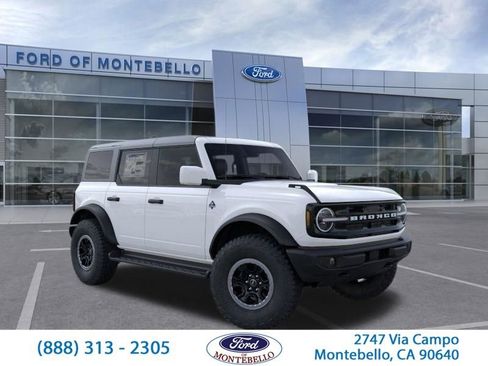 New 2026 Ford Bronco Outer Banks w/ Sasquatch Package AWD/4WD image 1